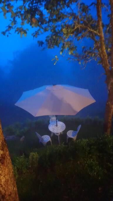 Cabana Con Banera Y Chimeneas En Puesta De Sol El Pacifico Екстер'єр фото